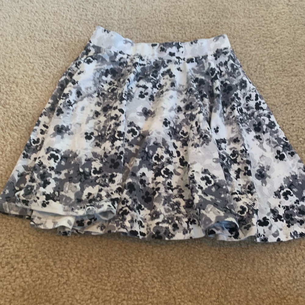 Floral printed skirt